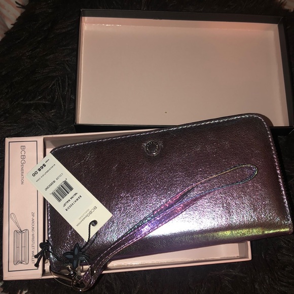 BCBG wristlet wallet - Picture 3 of 6